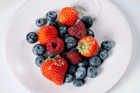 Фрукты и ягоды