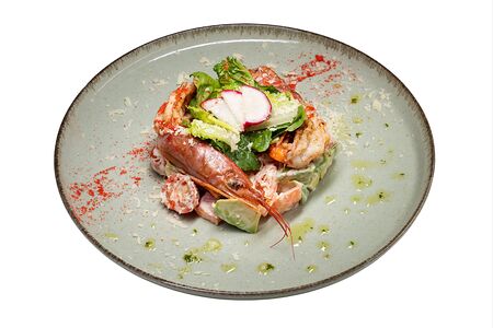 Салат с лангустином и авокадо   