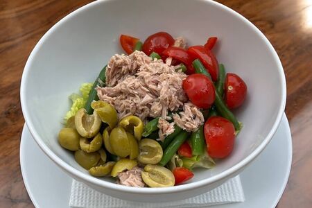 Салат с тунцом и стручковой фасолью