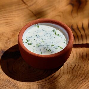 Мацони с чесноком