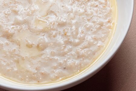 Каша овсяная из цельного зерна с йогуртом 