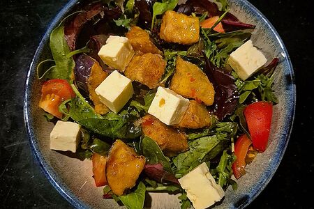 Салат с баклажанами и брынзой