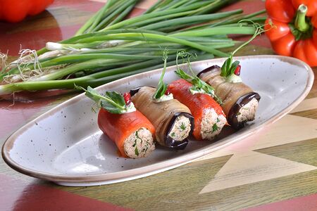 Рулетики из баклажанов, сладкого перца с грецким орехом