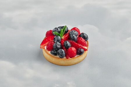 Пирожное корзиночка ягодная