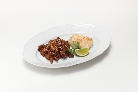 Жареный рис с курицей