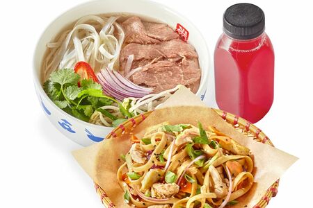 Комбо №7: Суп на выбор, Вок с лапшой и курицей (м), Морс