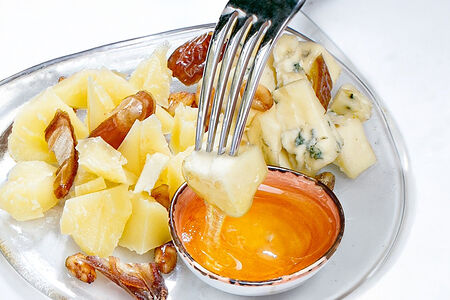 Сырная тарелка