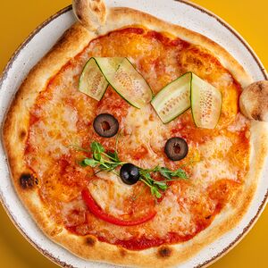 Мини-пицца с ветчиной и сыром 