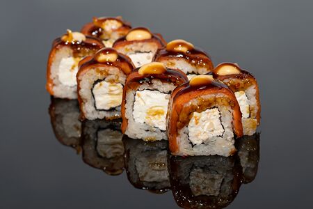 Гриль-Филадельфия классик с унаги соусом