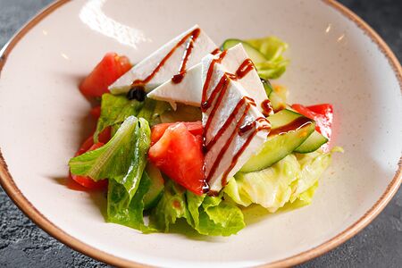 Овощной салат с сыром