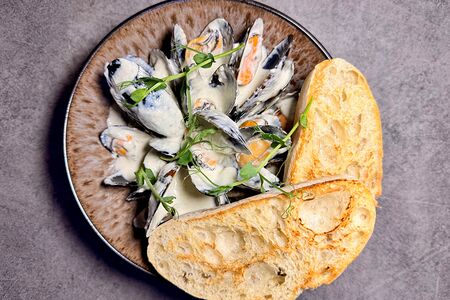 Мидии в соусе арабьята