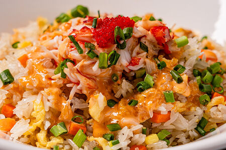 Жареный рис с крабом