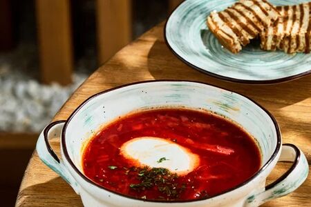 Борщ с говяжьими щеками