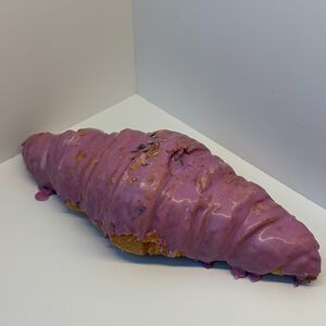 Круассан черника-лаванда 