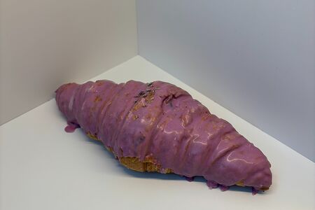 Круассан черника-лаванда 