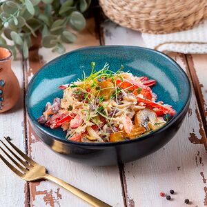 Салат из ароматной куриной грудки