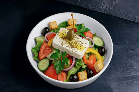 Салат Греческий с оливками и маслинами