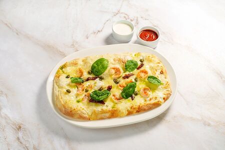 Пицца с креветками