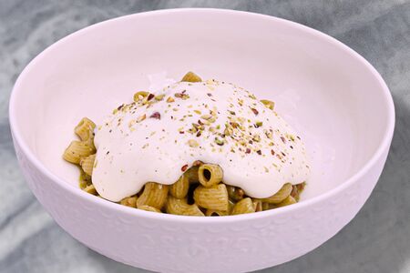 Ригатони, песто, мусс Пармезан