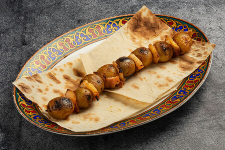 Картофель с салом на мангале