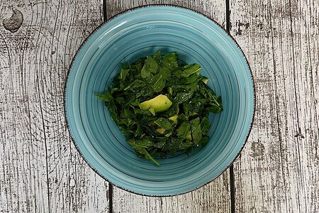 Салат со шпинатом и авокадо