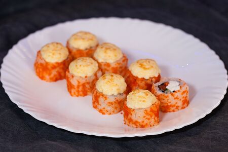 Запеченный ролл Лосось Чиз