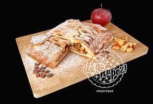 Пирог с яблоком, грецким орехом и изюмом мини