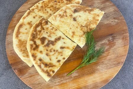 Хычин печеный с творогом и зеленым луком