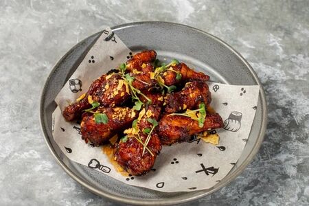 Куриные крылья в соусе Баффало