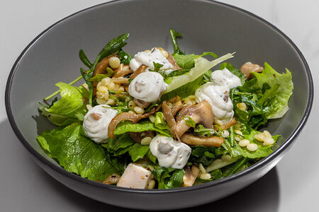 Салат с курицей и грибами