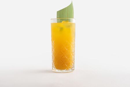 Лимонад манго-маракуйя