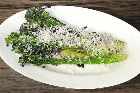 Брокколини с пармезаном