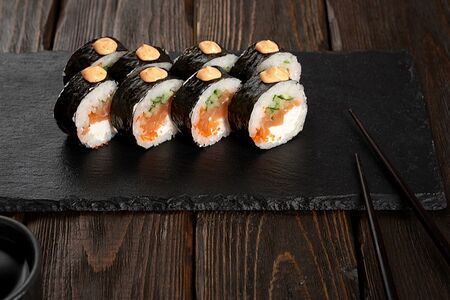 Футомаки с лососем 