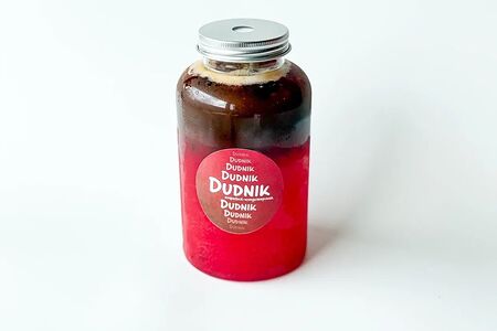 Брусничный эспрессо-тоник в банке