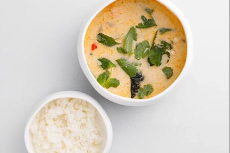 Том ям с морепродуктами