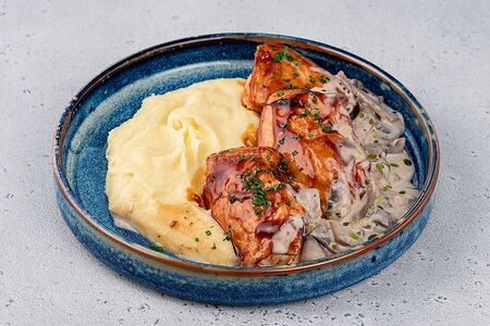 Индейка с грибным соусом