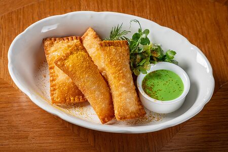 Мини чебуреки с креветками