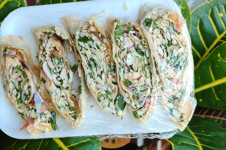 Рулет из лаваша с крабовыми палочками
