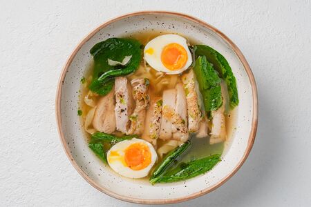 Куриный суп с домашней лапшой