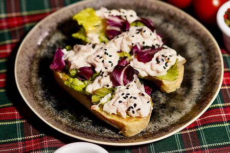 Брускетта с креветками