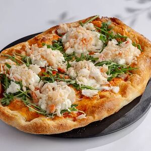 Пицца с крабом и страчателлой