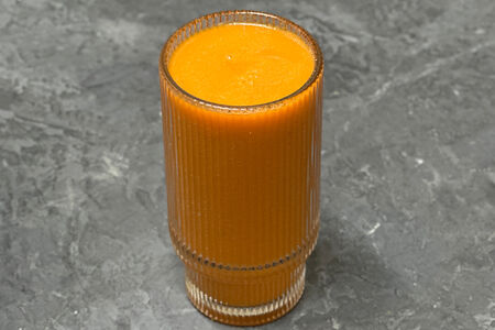 Персиковый