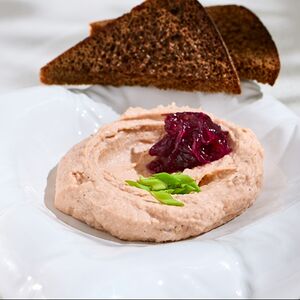 Фаршмак из лосося с тостами