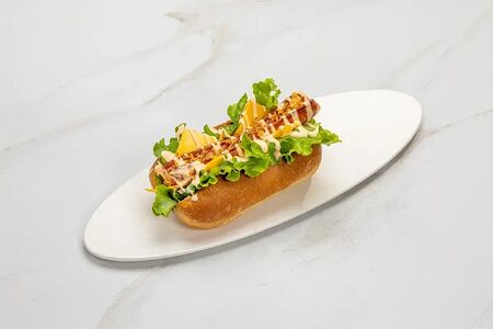 Хот-дог куриный сырный