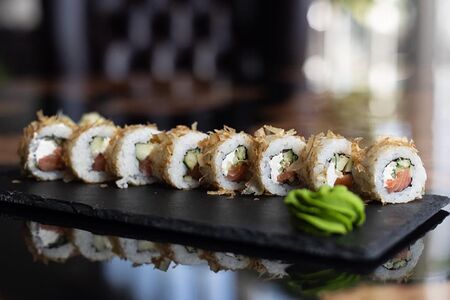 Бонито с лососем