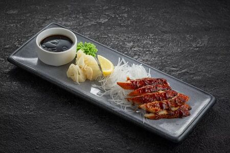 Сашими Угорь