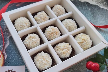 Подарочный набор 9 конфет с сыром пармезан и манго-маракуйя ручной работы