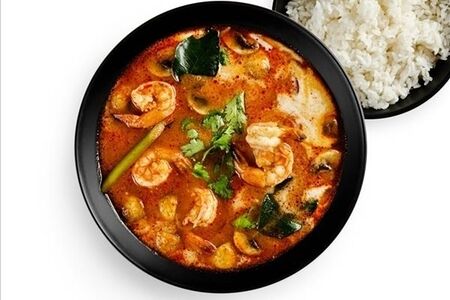 Том ям с королевскими креветками