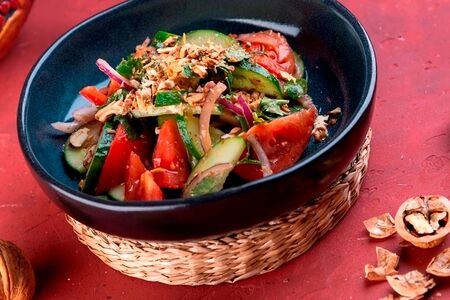 Овощной салат по-грузински
