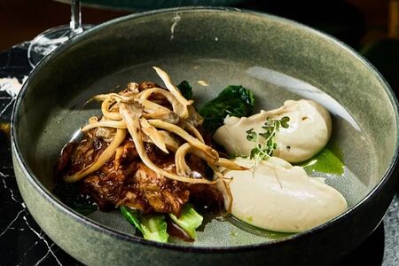 Томлёный кролик в собственном соку